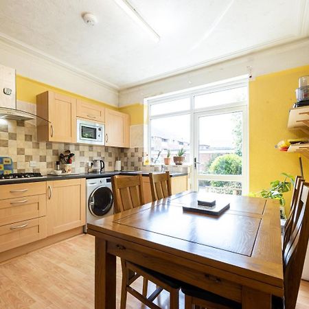 Guestready - Enchanting Life In Gorse Hill Manchester Luaran gambar