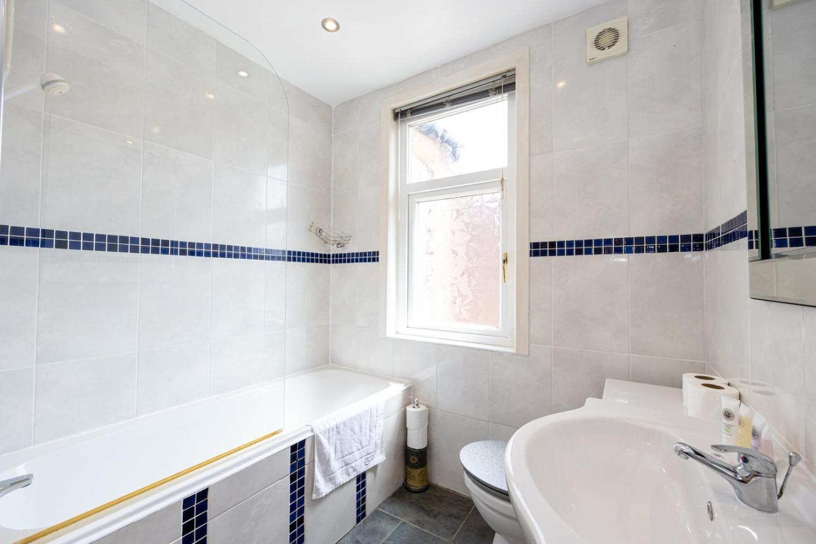 Guestready - Enchanting Life In Gorse Hill Manchester Luaran gambar