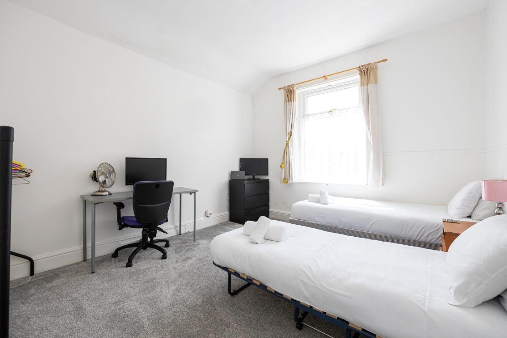 Guestready - Enchanting Life In Gorse Hill Manchester Luaran gambar